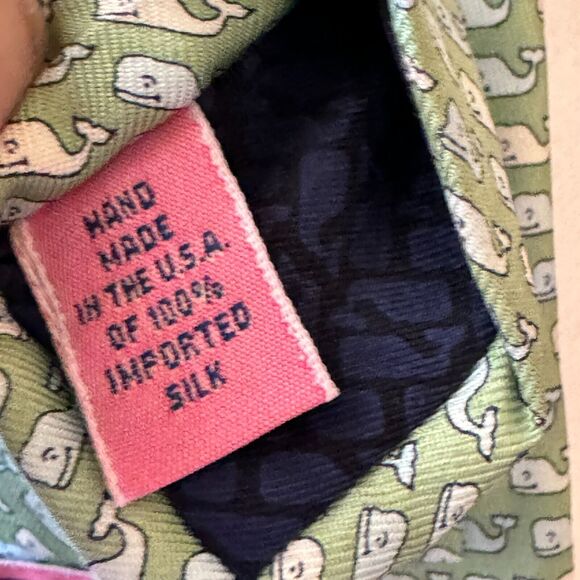 Vineyard Vines Men’s 100% Silk Neck Tie Green Tiny Whale All Over Print - Picture 4 of 6